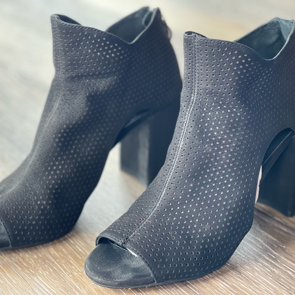 Gianni Bini Black Ellen-Vated  Block Heel